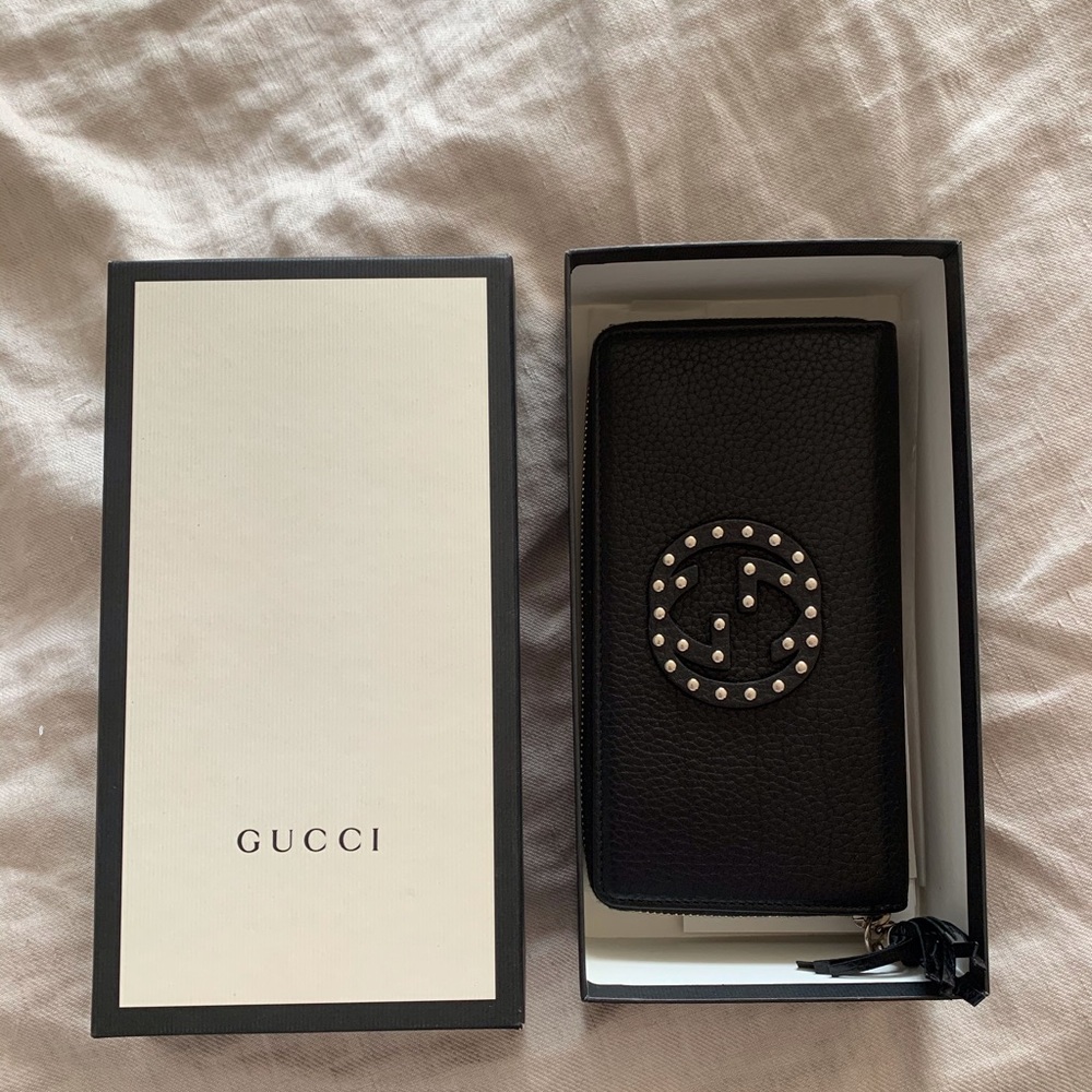 Luxury designer wallet (gucci)